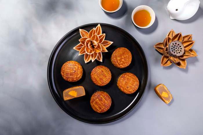 egg yolk moon cake tea pairing