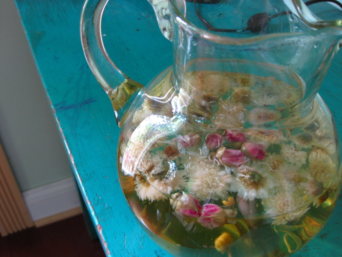 rosebuds and chrysanthemum blend